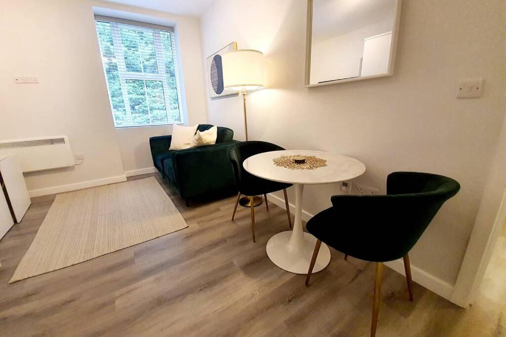 Town Centre 1 Bed, Close To The Beach With Parking ボーンマス エクステリア 写真